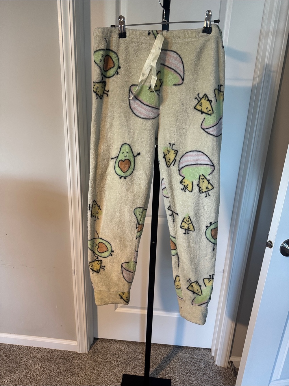 Weekenders Cream Fleece Lounge Pants with Avocado & Taco Print